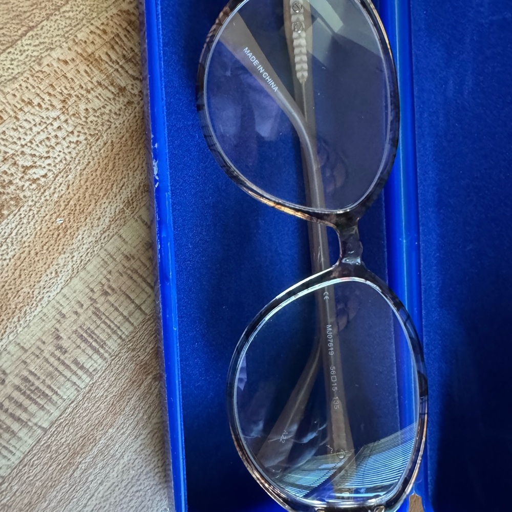 Stylish Tortoise Shell Women's Glasses